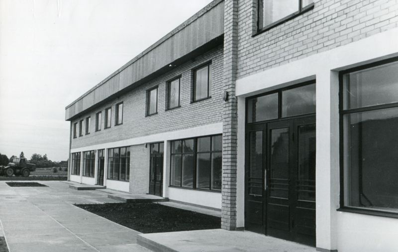 Suigu kauplus-söökla ja kolhoosi kontor