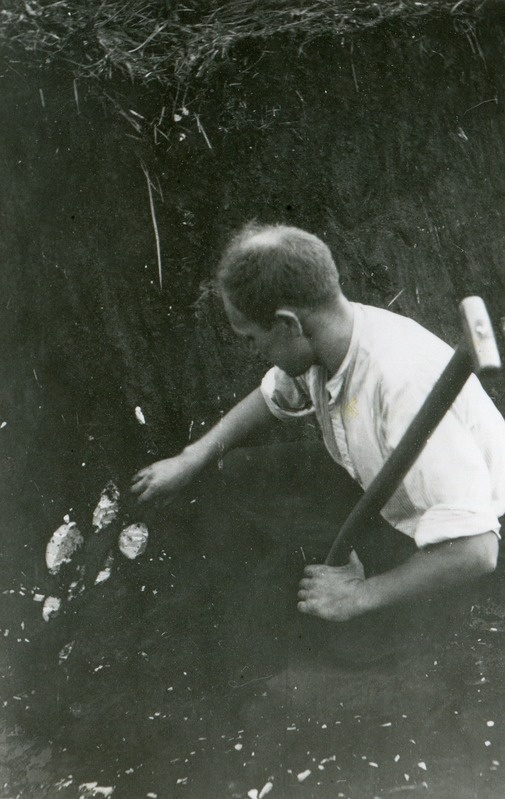 Tooma sookultuuri ja maaparanduse kooli maaparanduse meistrite klassi lõpetajad eksamil