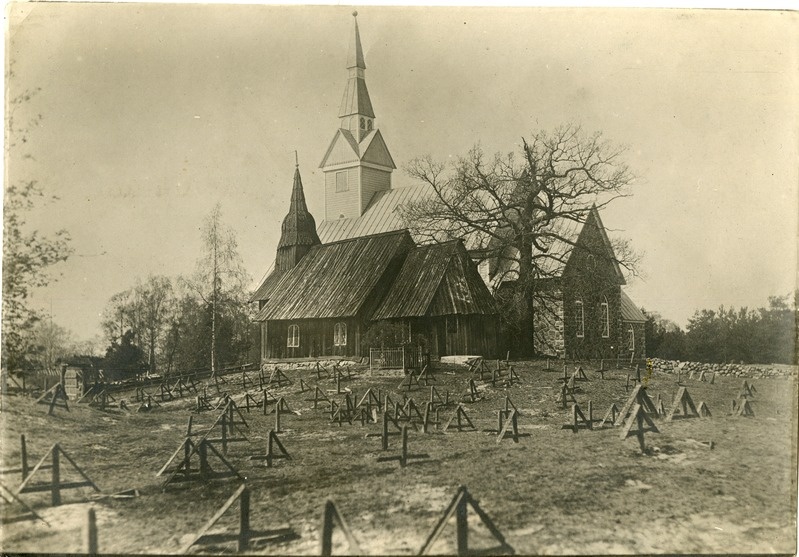 Ruhnu kalmistu ja kirikud