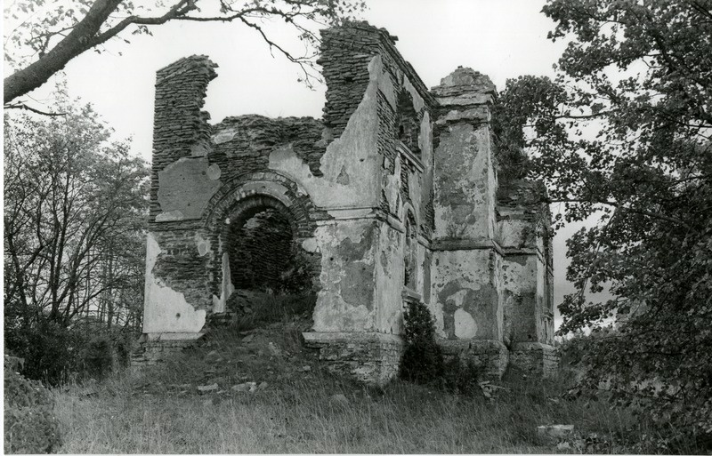 Torgu õigeusu kiriku varemed