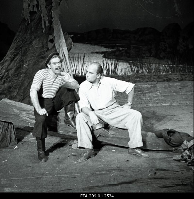 Stseen A. Korneitšuki komöödiast Lodjapuusalu. Vasakult Karp Vetrovoi - Kaarel Toom ja Sergei Batura - Helmut Vaag.