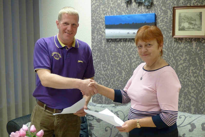 Küüslaugufestivali peakorraldaja Aimar Pihlak ning Eesti Põllumajandusmuuseumi direktor Merli Sild sõlmisid suurürituse korraldamiseks Eesti Põllumajandusmuuseumis koostöölepingu