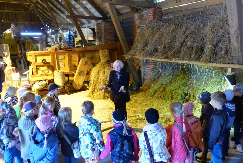 Muuseumitundi  "Leib ja teraviljad meie laual" viib läbi muuseumi giid-pedagoog Ruth Metsallik