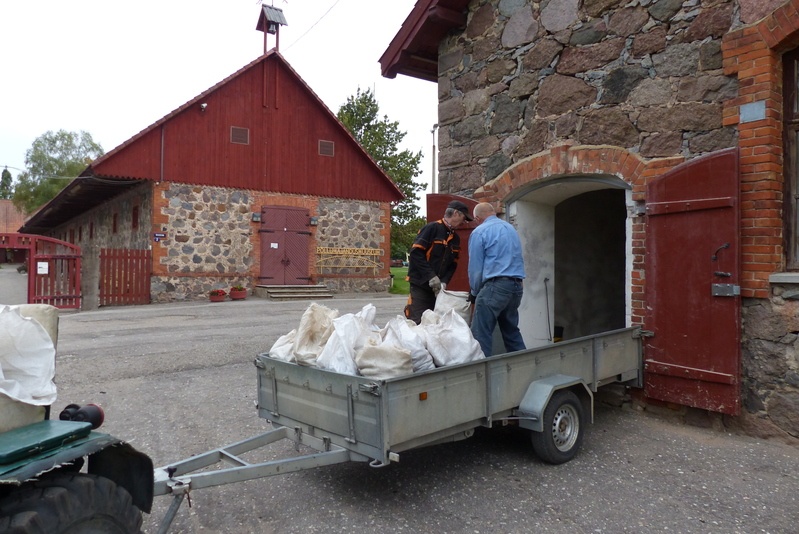 Kartul muuseumi põllult on üles võetud: Väino Kajak ja Rein Mäll