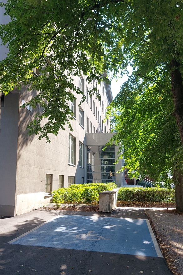 Hambakliinik Tallinnas, esifassaadi vaade. Arhitekt Jaan Ollik rephoto