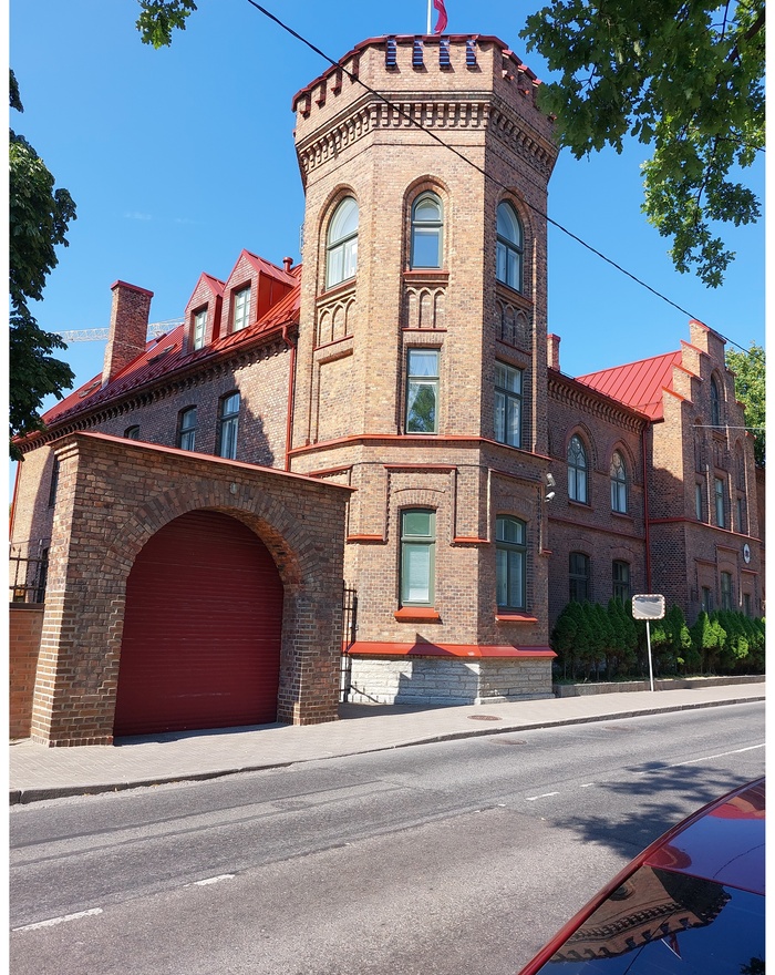 Elamu Tõnismägi 10, Tallinn, vaade tänavalt. Arhitekt Konstantin Wilcken; ü/e Karl Burman rephoto