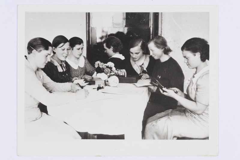 Purila karjatalitajate kooli XIII lennu õpilased toas, 1937. aasta