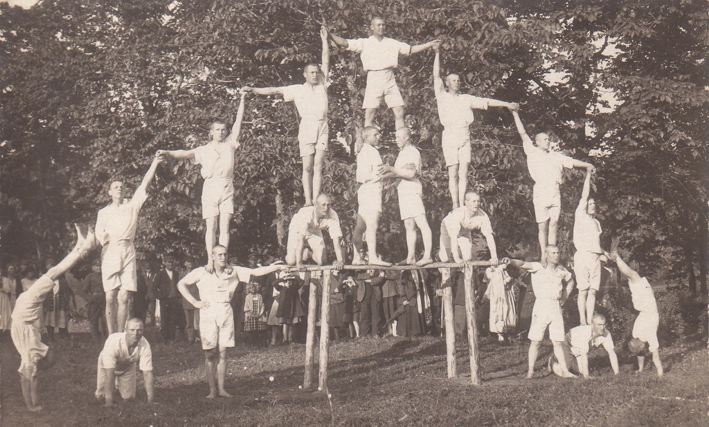 Meeste püramiid 1920. aa