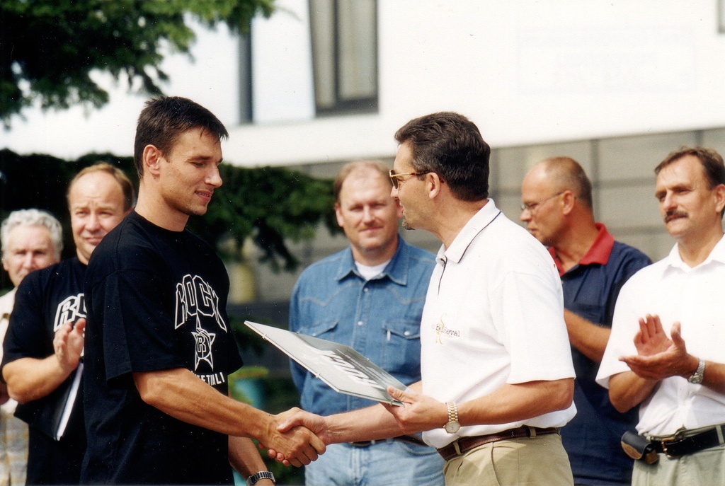 Korvpallimeeskonna Tartu Rock nimepanekutseremoonia 2001