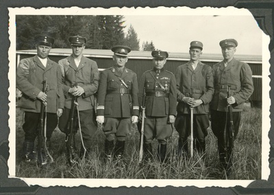 Eesti-Läti-Soome kaitseliitude kolmikkohtumine sõjapüssist laskmises  duplicate photo