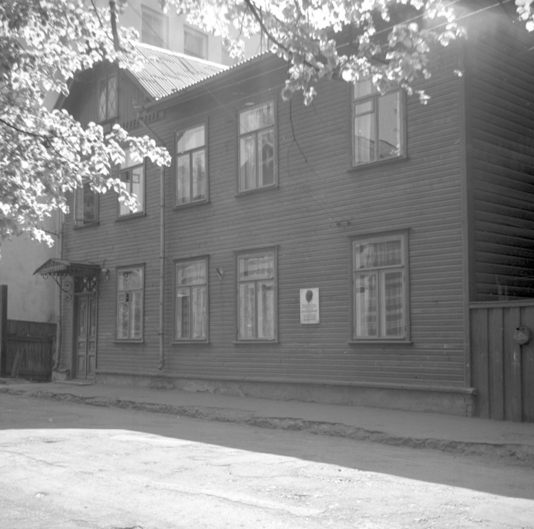 House where in 1919-1923 lived Eduard Bornhöhe Harju county Tallinn Spring 6