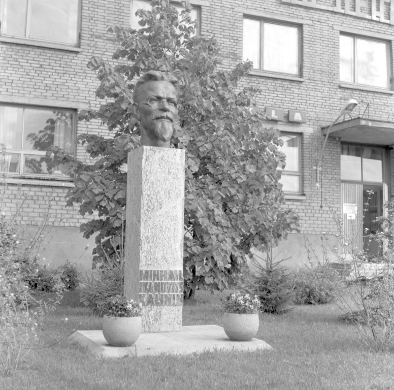 Mihhail Ivanovich Kalinini monument Harju county Tallinn Telliskivi 60
