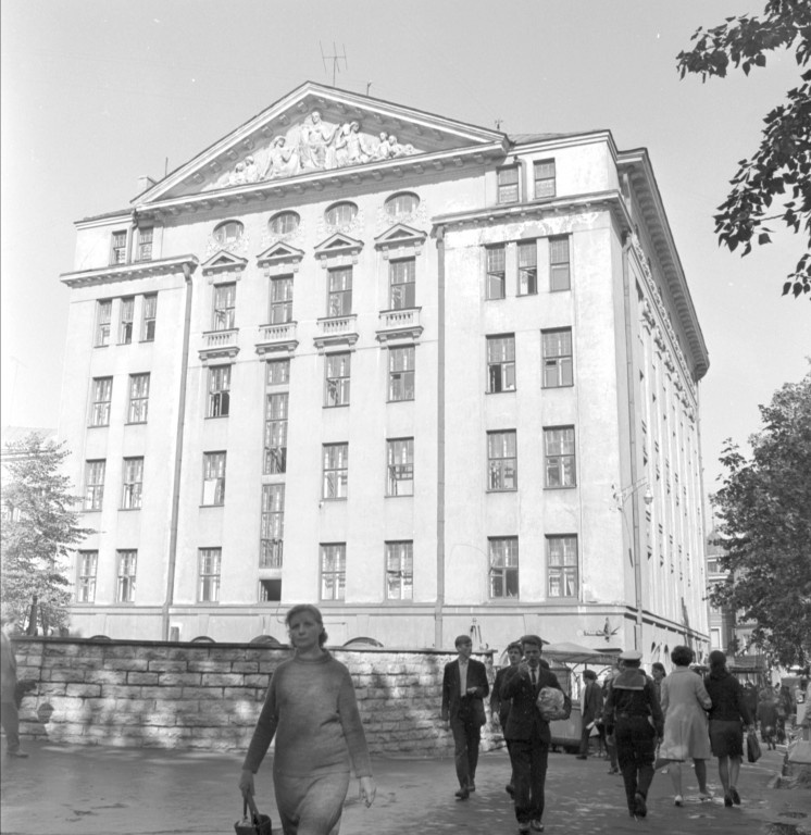 Building, self. "working House", where in 1917-1918 VSDT(b)P Estonian Office and the City Committee of Tallinn, editions of bolševist newspapers "Kiir" and "Utra Pravdõ" and other revolutionary labour organizations Harju county Tallinn Suur-Karja 18