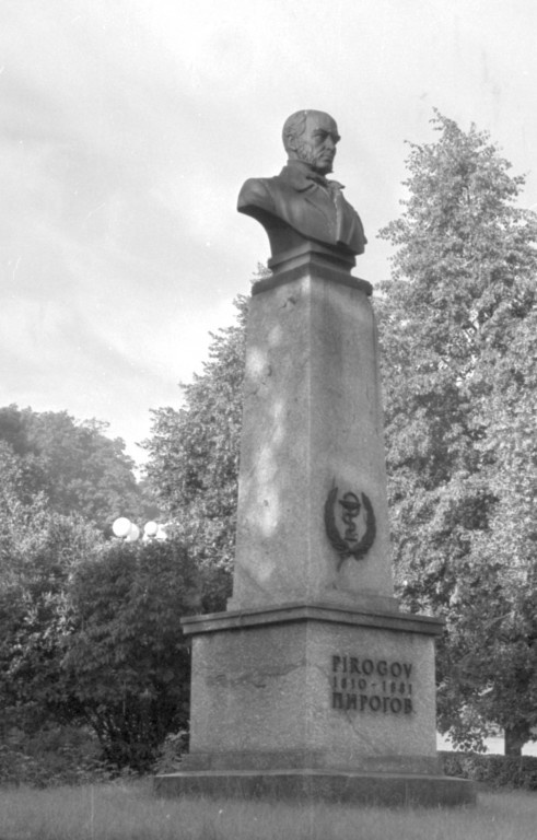 Nikolai Pirogov monument Tartu County Tartu City of Lossi and University in the green area