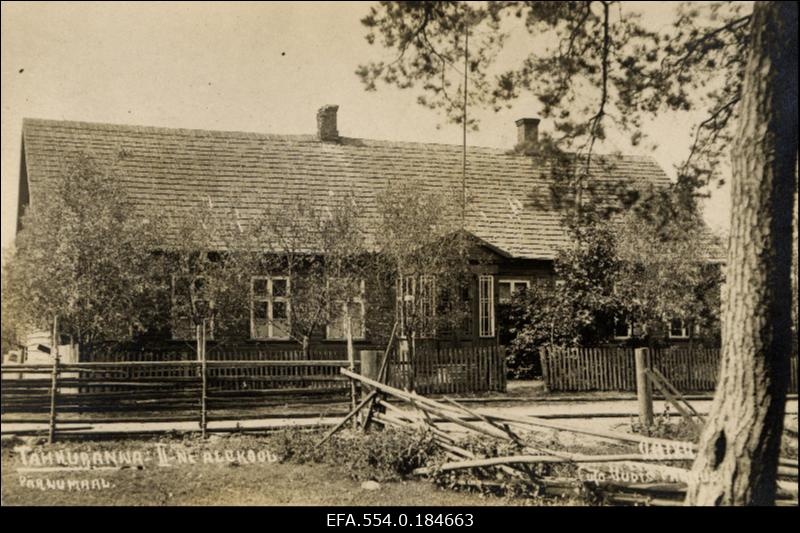 Tahkuranna 2. algkool, (tellimustöö ajakirjanduskontorile "Uudis").