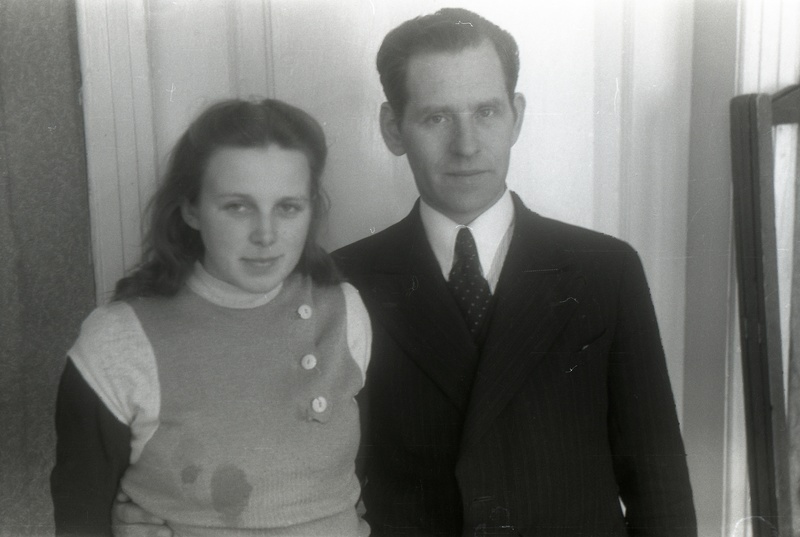 TRÜ orgaanilse keemia kateedri vanempreparaator (1945-52) Gustav Henno abikaasaga.