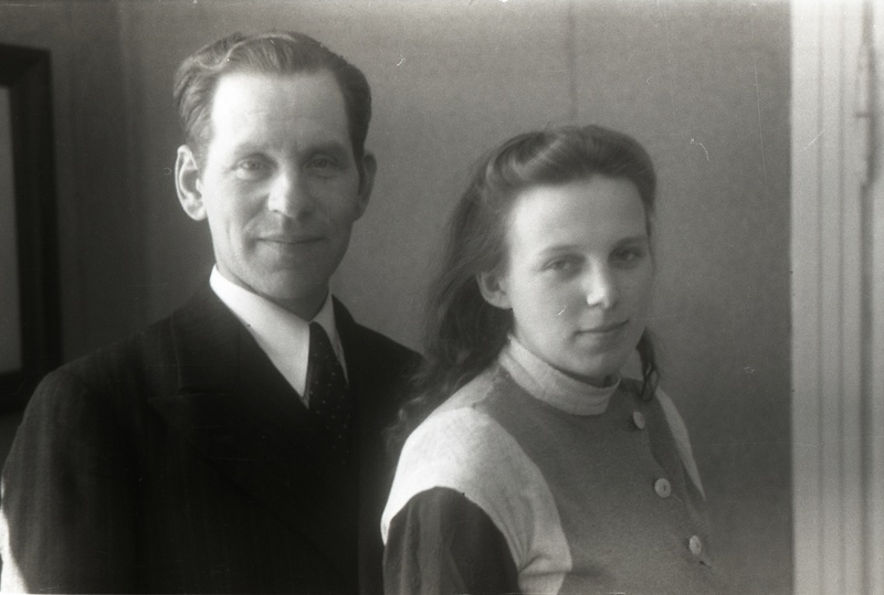 TRÜ orgaanilse keemia kateedri vanempreparaator (1945-52) Gustav Henno abikaasaga.