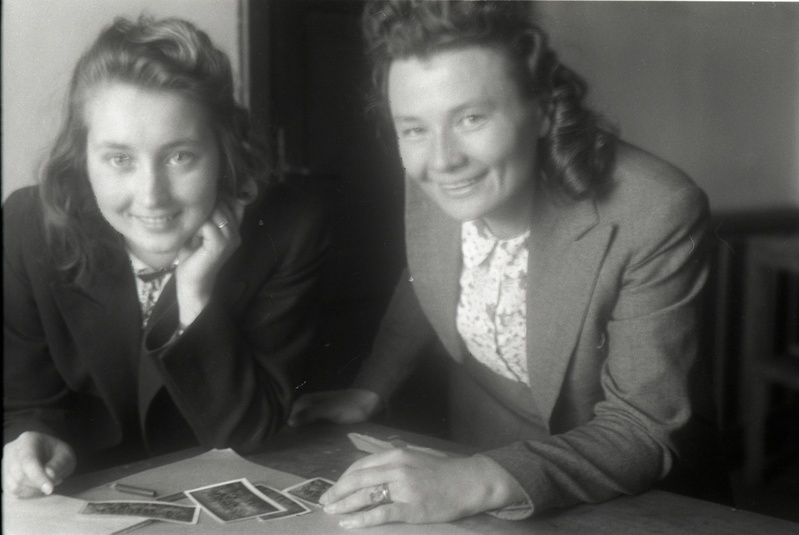 Kaks naist (internaadis)