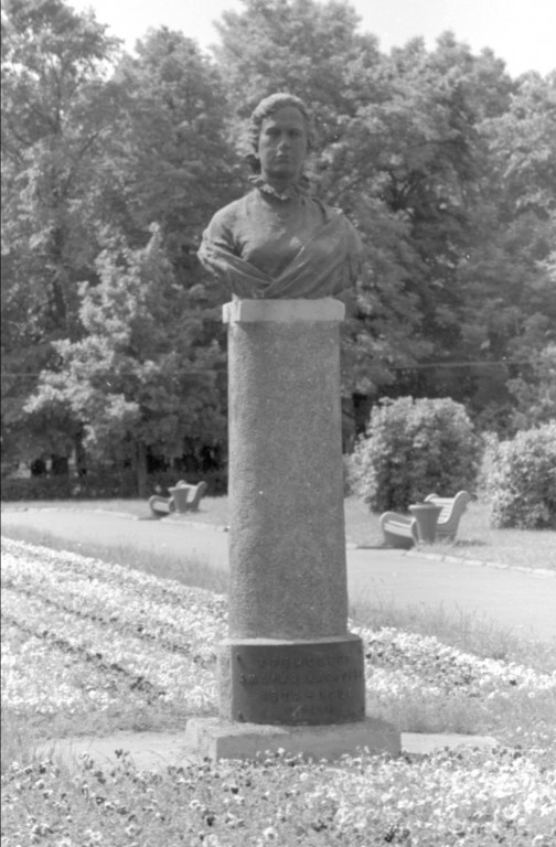 Amalie Elisabeth Kreisberg monument Eastern Viru County Narva City Joala tn