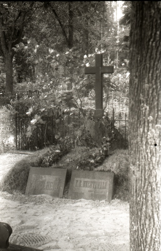 F.R. Kreutzwaldi haud Tartu Vana-Jaani kalmistul