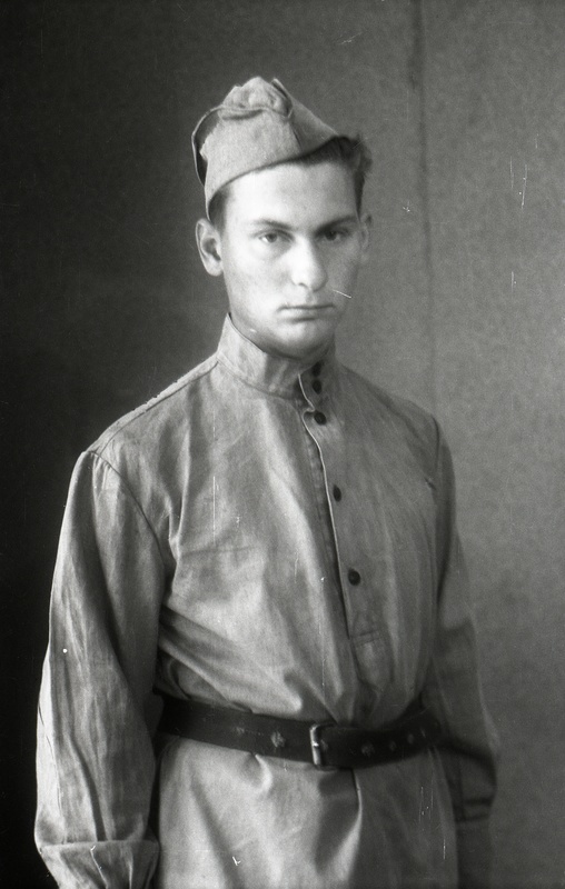 Elmar Kaldi poeg Taevo Kald sõjaväevormis