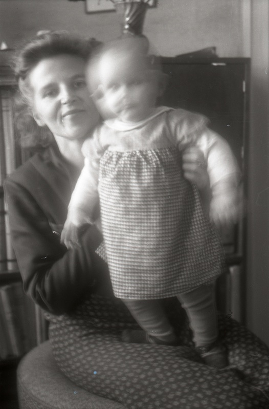 Naine lapsega (Mäekala)