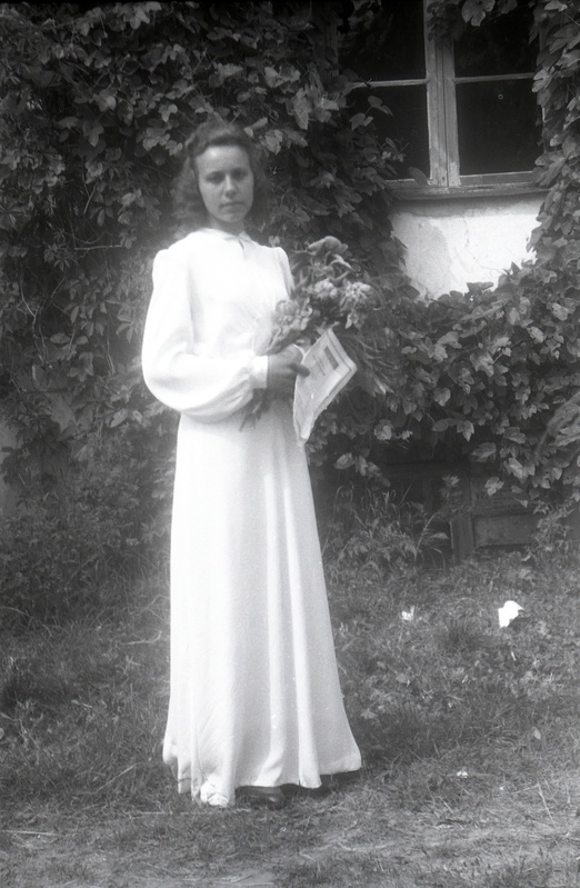 Naine lilledega (Rõngu leer)