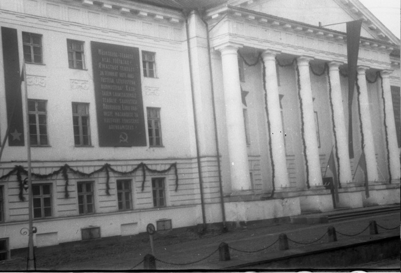 Tartu Riiklik Ülikooli peahoone (Ülikooli 18)