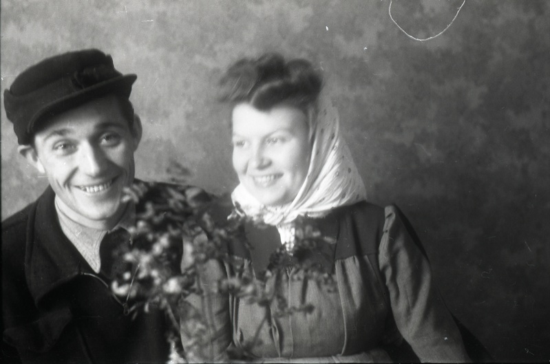 Majavalitseja Reinomägi (vasakul) ja naine