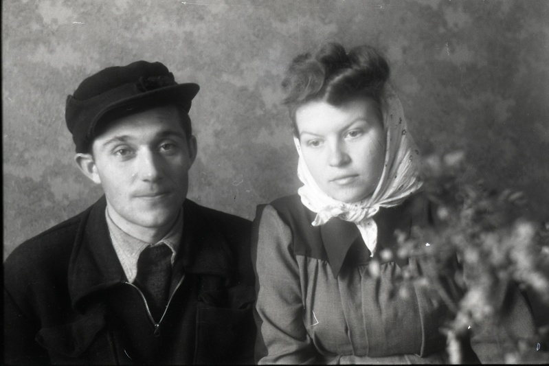 Majavalitseja Reinomägi (vasakul) ja naine