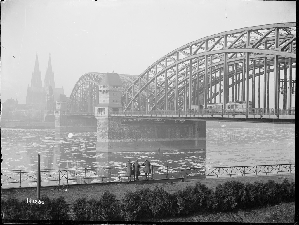 New Zealand soldiers looking towards the Hohenzollern Bridge, Cologne, after World War I