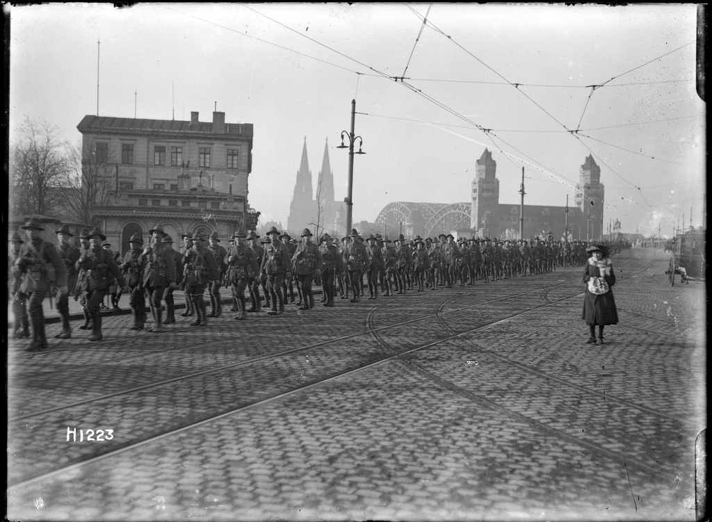 New Zealand World War I soldiers marching over the Hohenzollern Bridge, Cologne, Germany