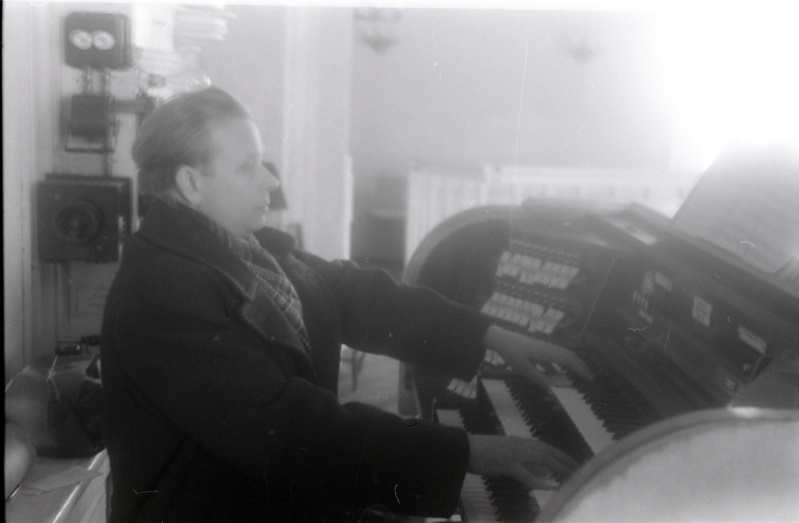 Üliõpilase Ernst Saareni matus ülikooli kirikus (organist)
