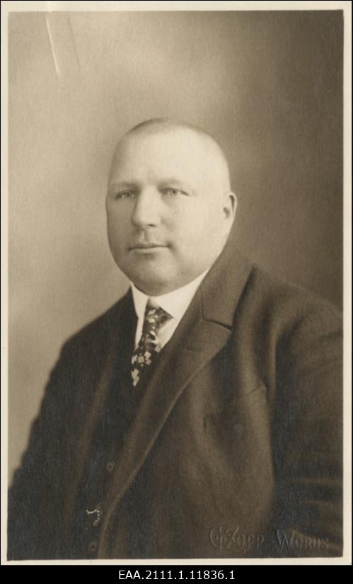 Joh. Suursaar, eesti taluomanik, vallavanem ja seltsidetegelane, portreefoto
