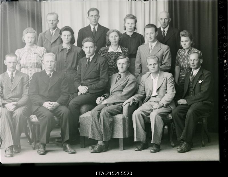 Viljandi vallavalitsuse liikmed.