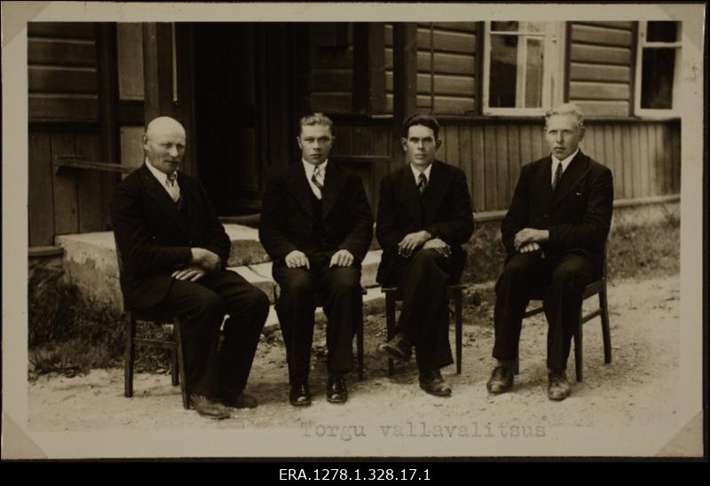 Torgu vallavalitsuse liikmeid.