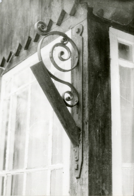 Kuressaare sepised: lipuvarda hoidik Uus 12