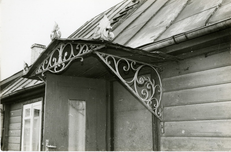 Kuressaare sepised: varikatus Lootsi 10