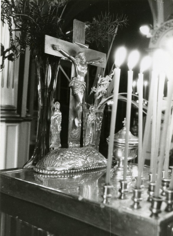 Kuressaare õigeusu Püha Nikolai kirik: krutsifiks hingede päeval