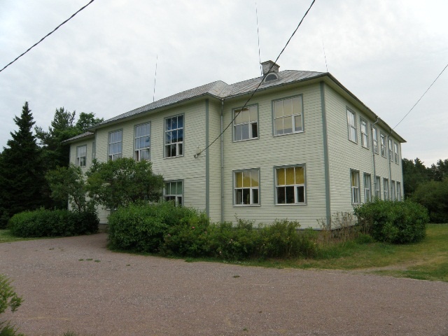 Vormsi koolimaja