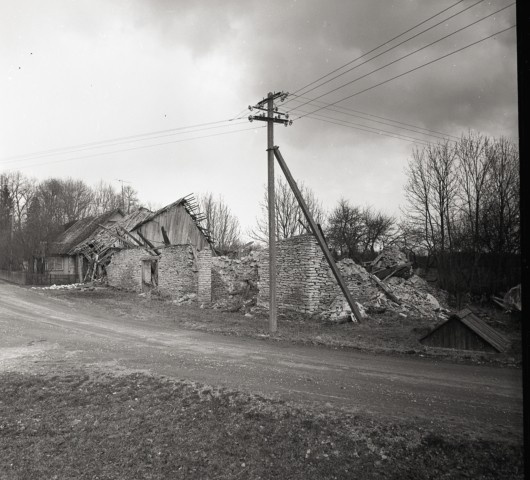 The ruins of Hatu Manor are helped by Harju County Padise County Hatu village