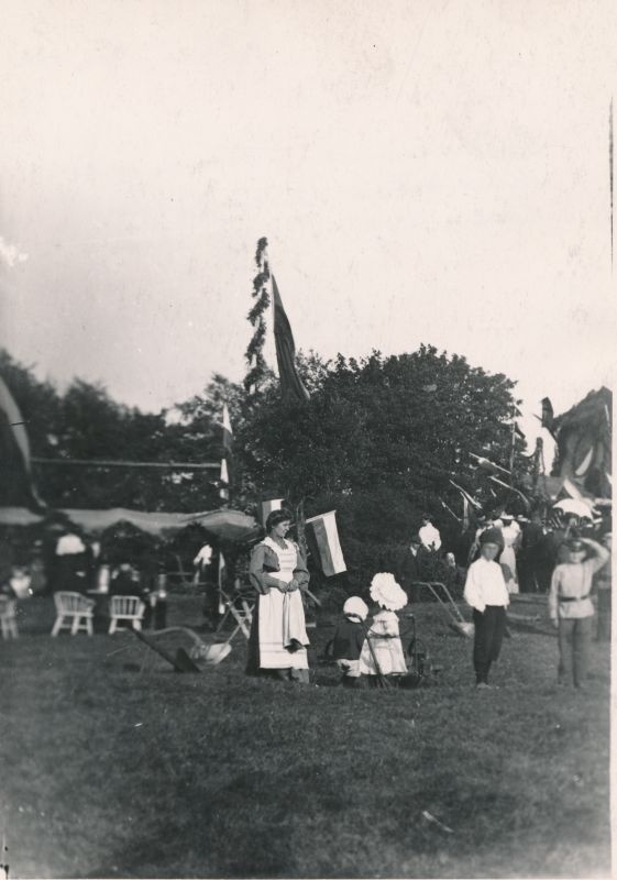 Foto. Läänemaa Põllumajandusnäitus Haapsalu lossipargis. Foto ca 1910.