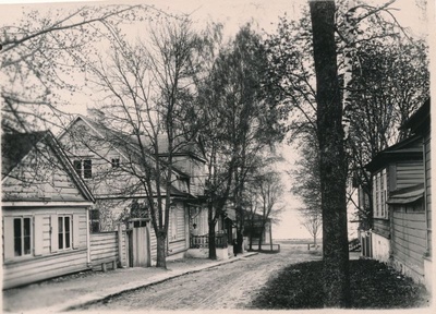 Foto. Haapsalu. Saksa (Linda) tn. lõpposa.  XX saj. algus.  similar photo