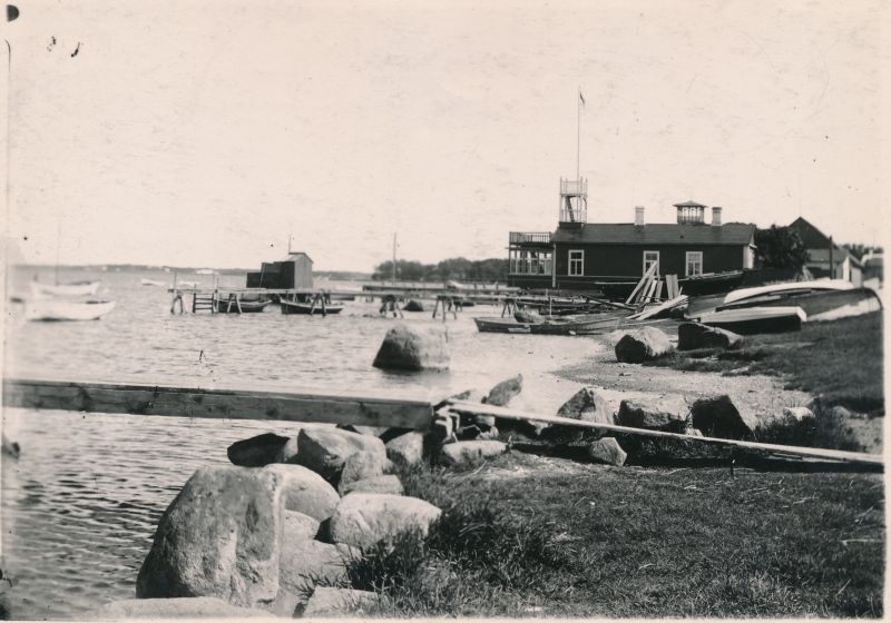 Foto. Eestimaa Jahtklubi Haapsalu filiaali hoone Vana-Sadamas. Foto XX saj. algusest.