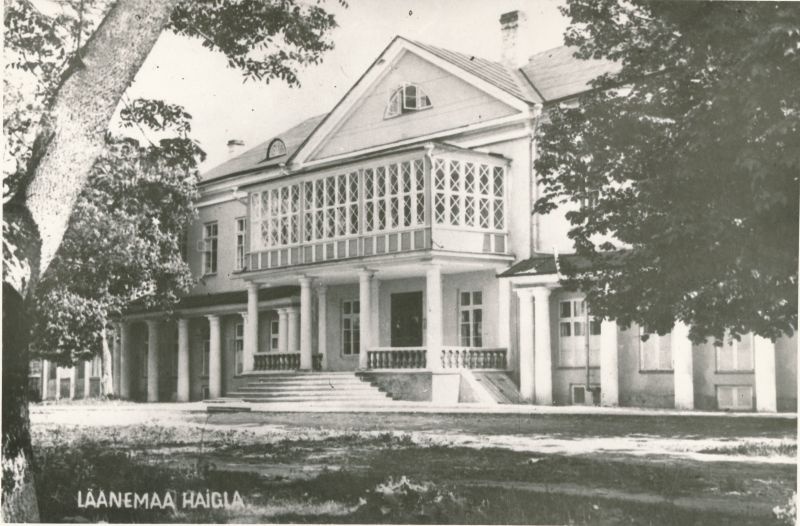 Foto. Läänemaa haigla pärast 1926.a. ümberehitust. Foto: Arro (ümberpildistus 1973.a.).