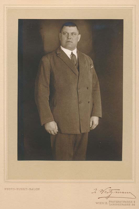 Maadleja Karl Tomberg, portree