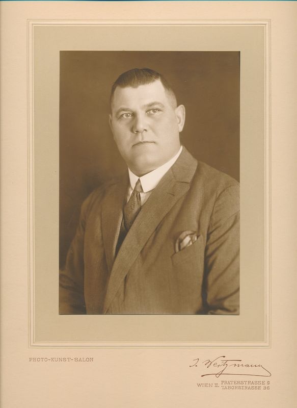 Maadleja Karl Tomberg, portree