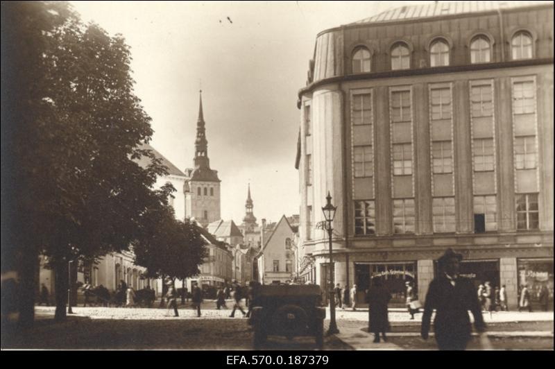Suur-Karja  ja Pärnu maantee ristmik.