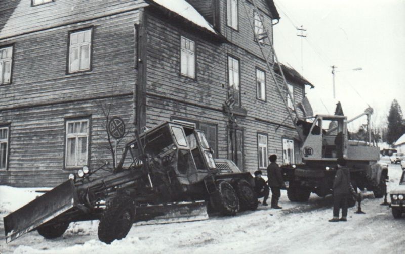 Teehöövel Oktoobri tänaval Põlvas