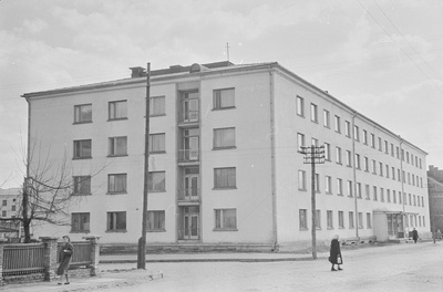 Tartu ülikooli õppehooned. Kehakultuuri õppehoone, õpperaamatukogu, Uus Anatoomikum. 1956. a.  similar photo